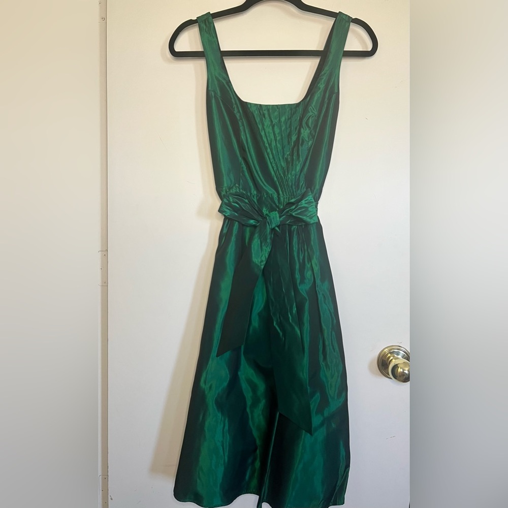 EUC Tahari formal green evening dress